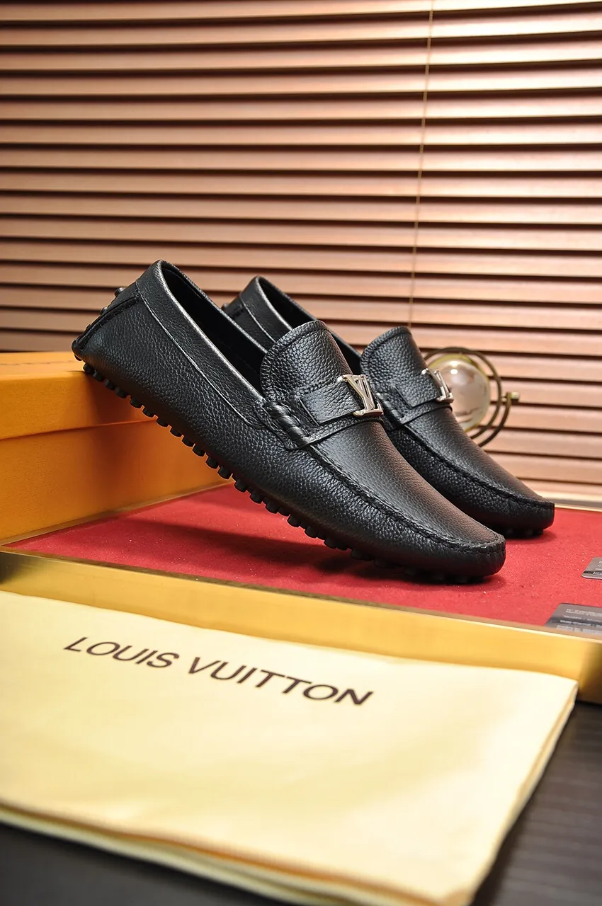 Men's men's shoes 💰420💶 [LV Doudou shoes] (water-dyed cowhide lining) new model is on the market, available on the official website. The new Doudou shoes are processed into single-color materials, and the uppers are made of imported horsehide leather. The body of the shoe is fully hemmed with mark thread, and is lined with imported original cowhide leather. The elegant shoe shape is super suitable for all-matching, and the size is 38-44.